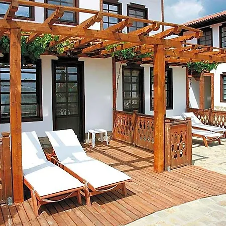 Хотел винен и комплекс 4*