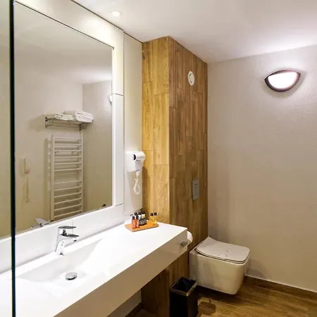 Wine & Complex Hotel 4*